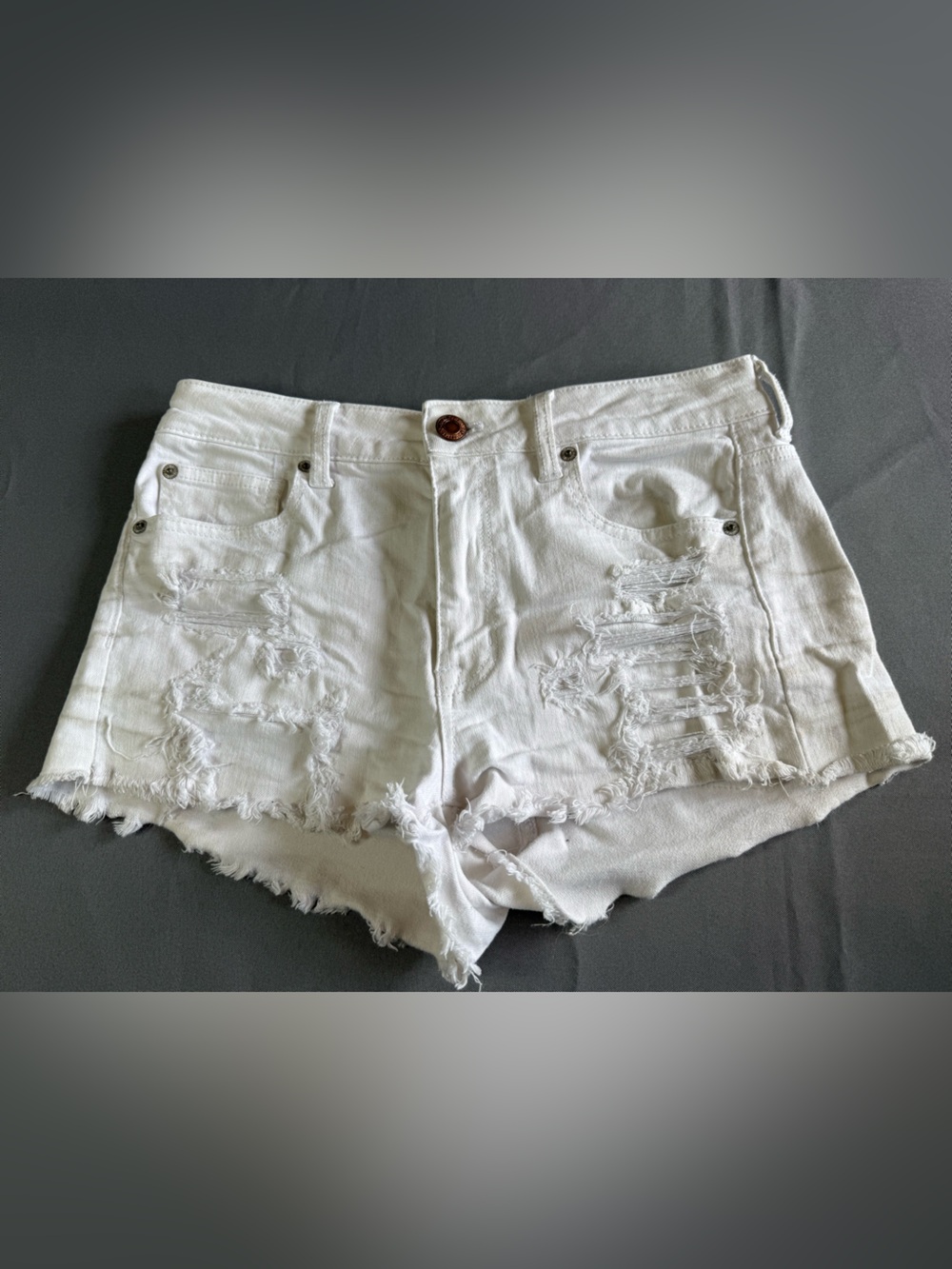 American Eagle Outfitters White Distressed Denim Shorts Women’s Size 8 Hi-Rise